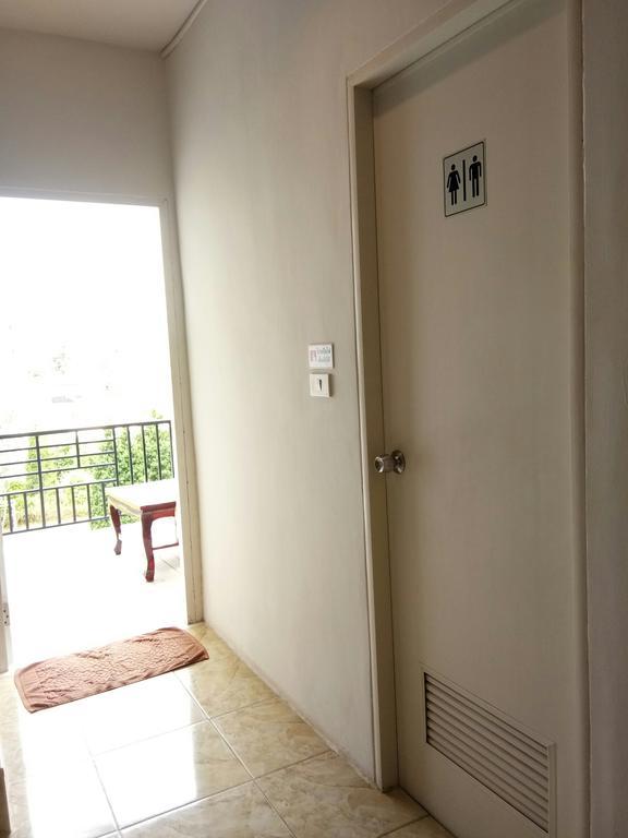 108Beds Hostel Si Racha Exterior foto